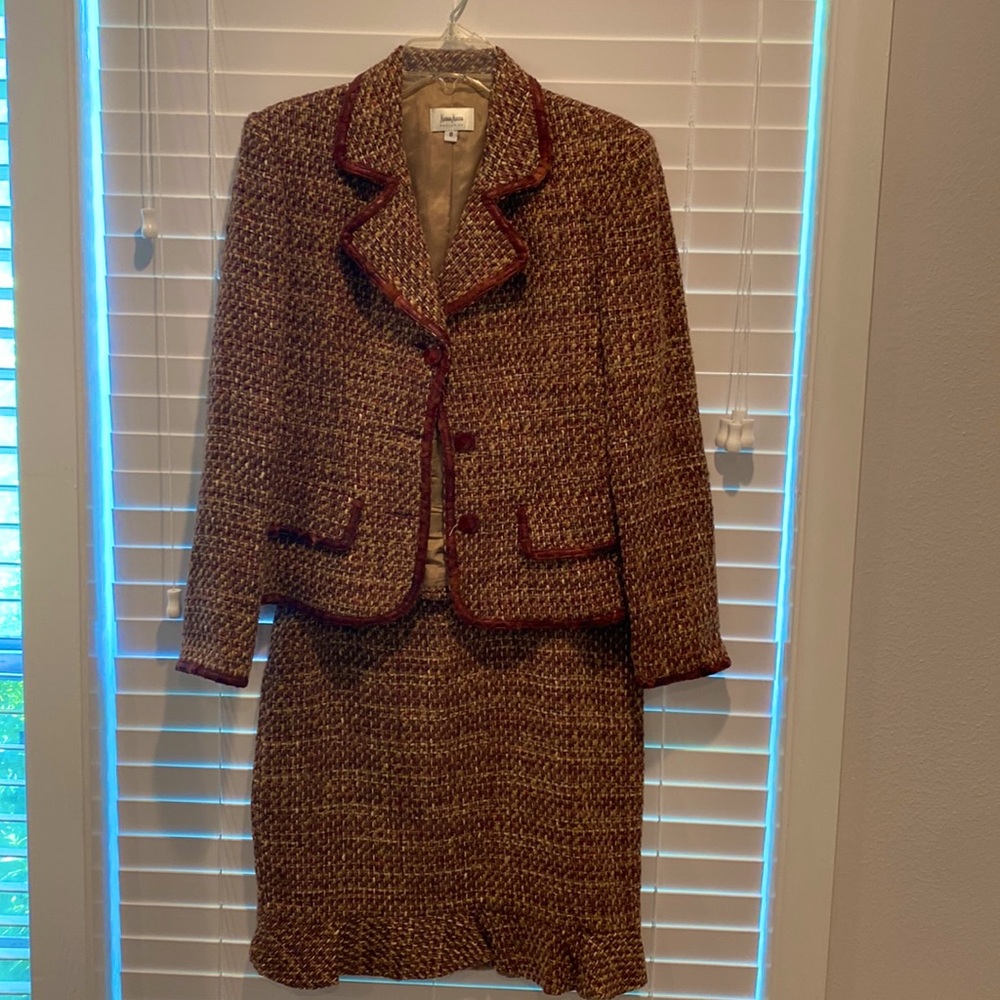 2 piece skirt/ blazer suit